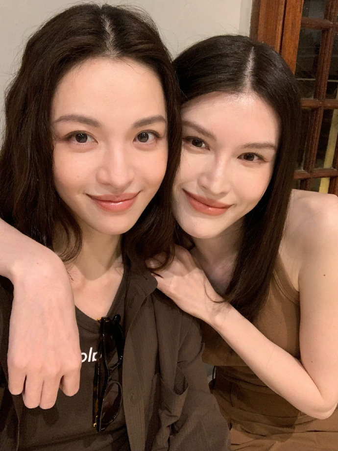 吴千语疑似怀孕了，这状态看起来还不错。#吴千语疑似怀孕了##吴千语#​