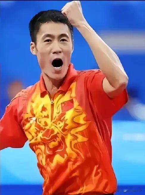 【放炮刘国梁】乒乓球遮挡发球的刘国梁，聪明在于有自知之明。主动辞职，是搏奕各方