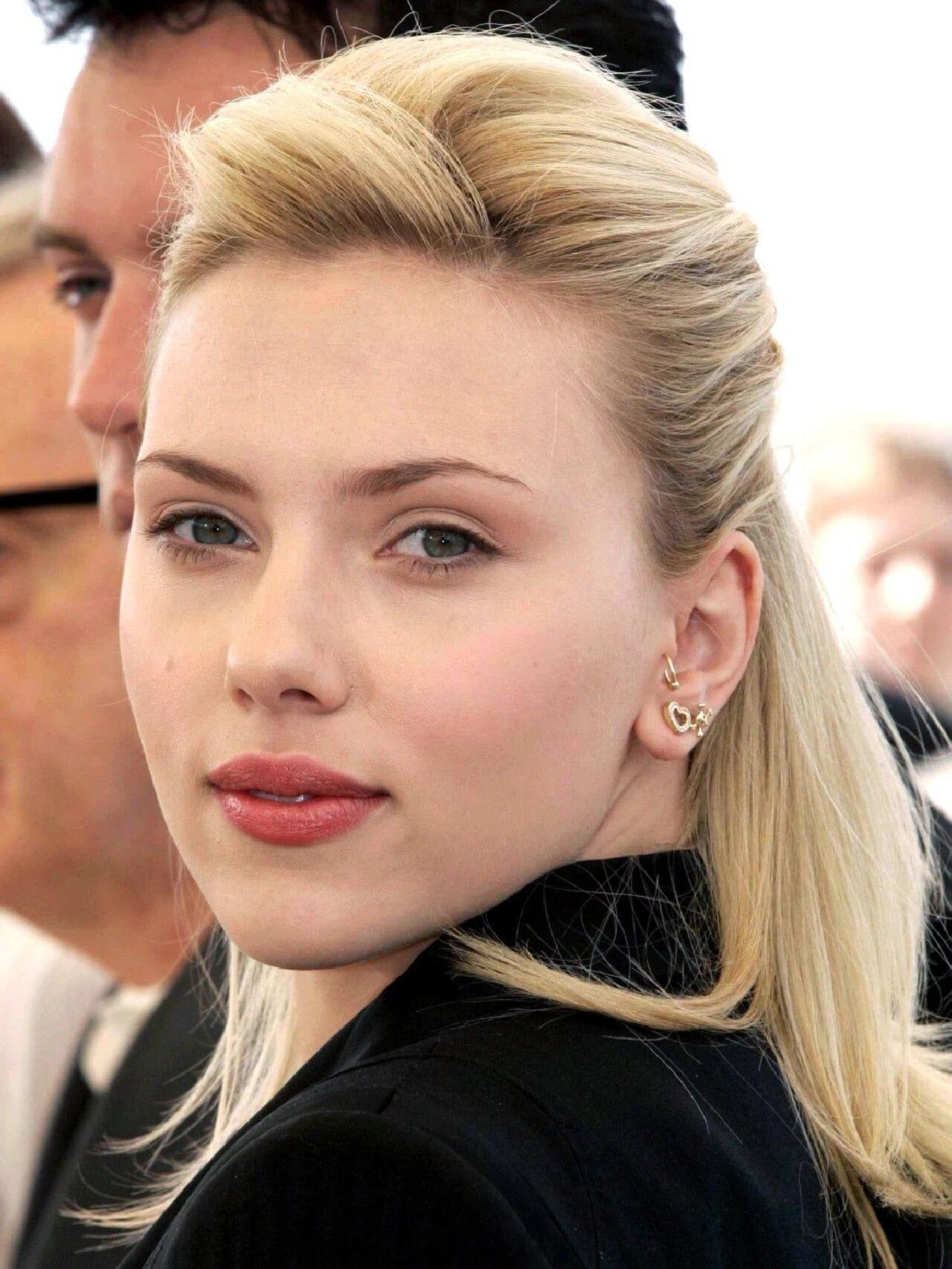 电影旧相簿子又飒又甜的寡姐——2005年，斯嘉丽·约翰逊斯嘉丽约翰逊与伍迪·