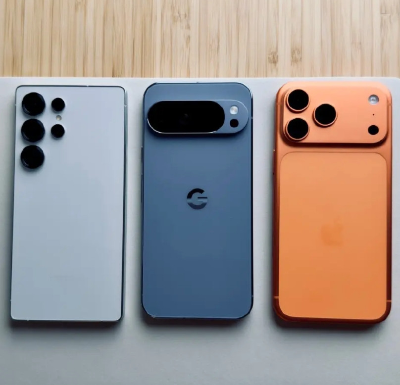 三台手机一对比，iPhone17ProMax的辨识度的确是高[跪了][跪