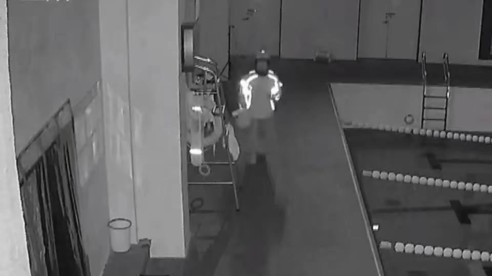 裸体被凝视20秒！嘉兴紫荆广场6plus健身房女更衣室竟无门，外卖员闯入后她的世