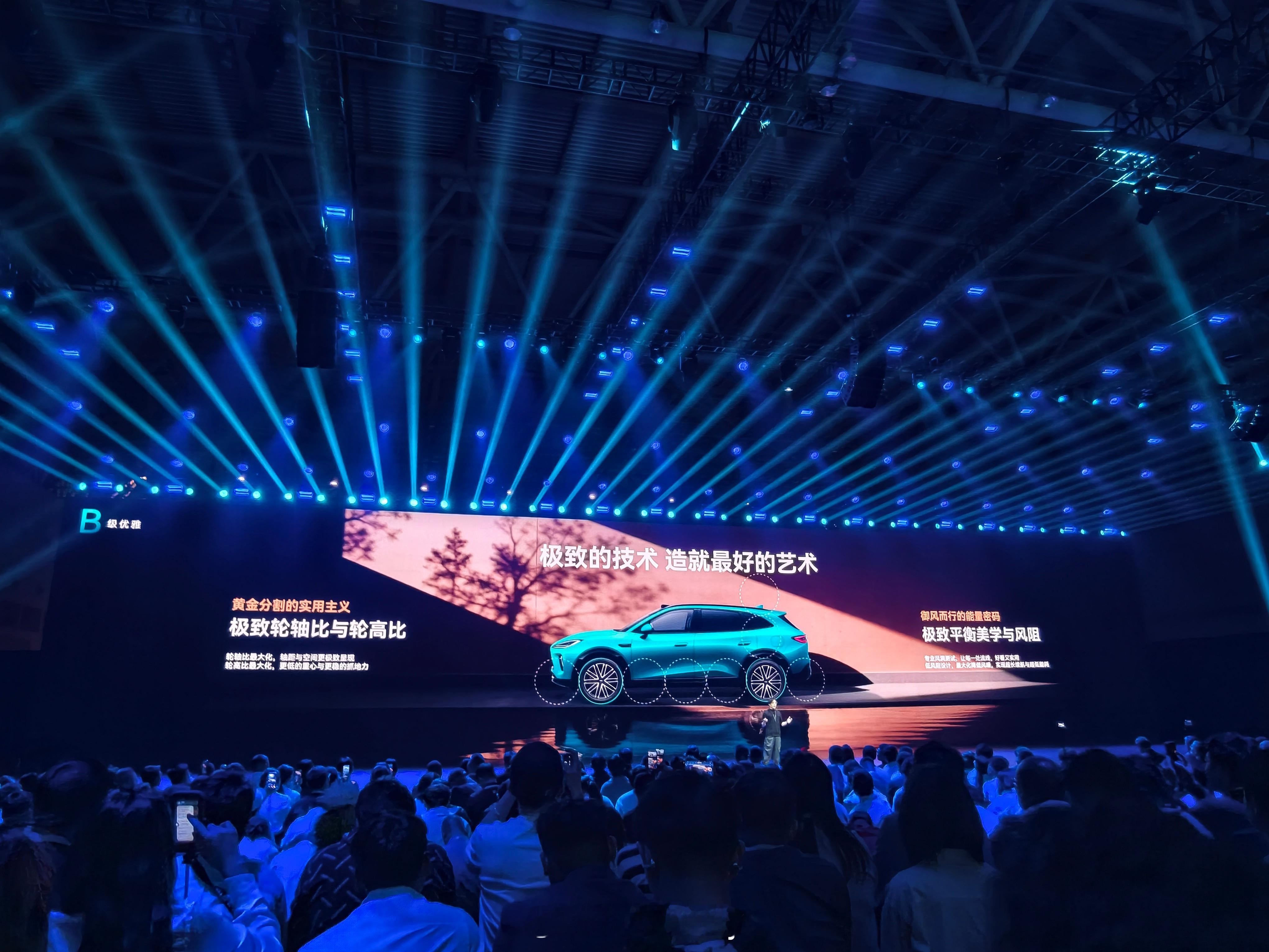 风云T9L，买车不做选择题，空间革命，领潮而来，优雅大空间空间安排，超大空间安排