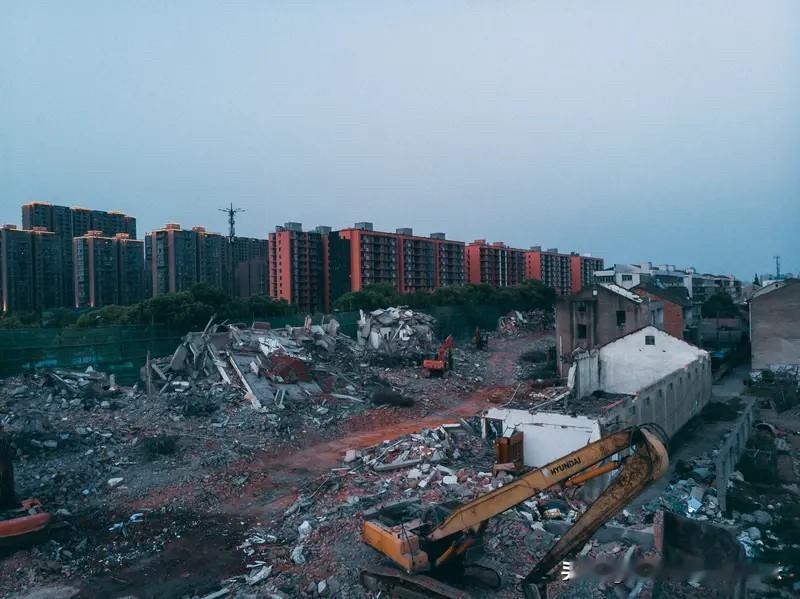 如果像2015年一样再来一次棚改拆迁，哪怕不像08年的时候一样大放水，那房价也会