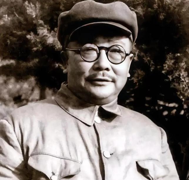 1949年，李克农走进毛主席房间，看见一物后，瞬间脸色大变，扭身冲向寺庙，要不是