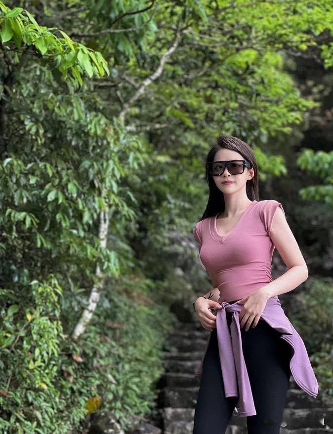 跟小姨子单独在家如何相处怎样穿搭让自己更优雅