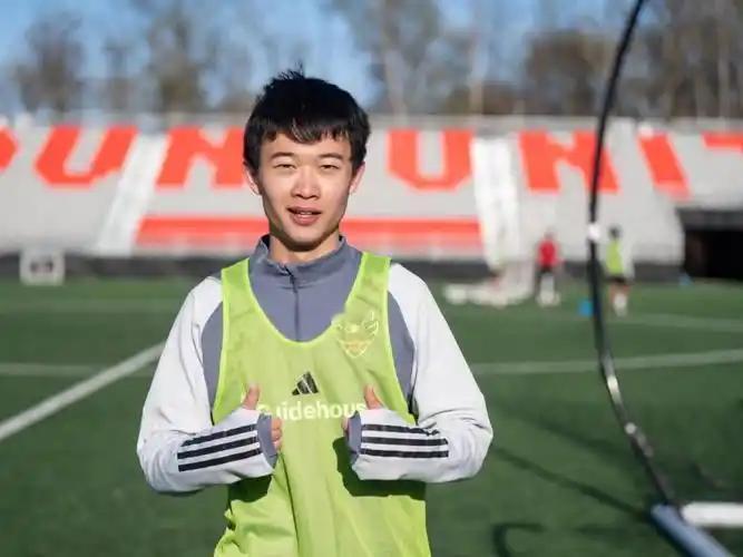 在中国足坛新生代归化、华裔球员中，金文旭绝对是背景最特殊、履历最传奇的一位。