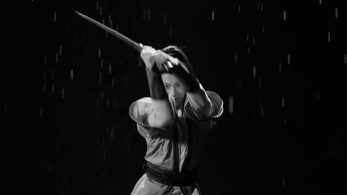 雨霖铃发了7个杨洋谁懂！7个杨洋持剑而来，7种剑式耍得行云流水，眼神里的坚毅和