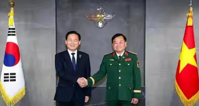 这事发生的太蹊跷，也太不可思议了。10月20日，韩国国防部发布消息，说越南国防