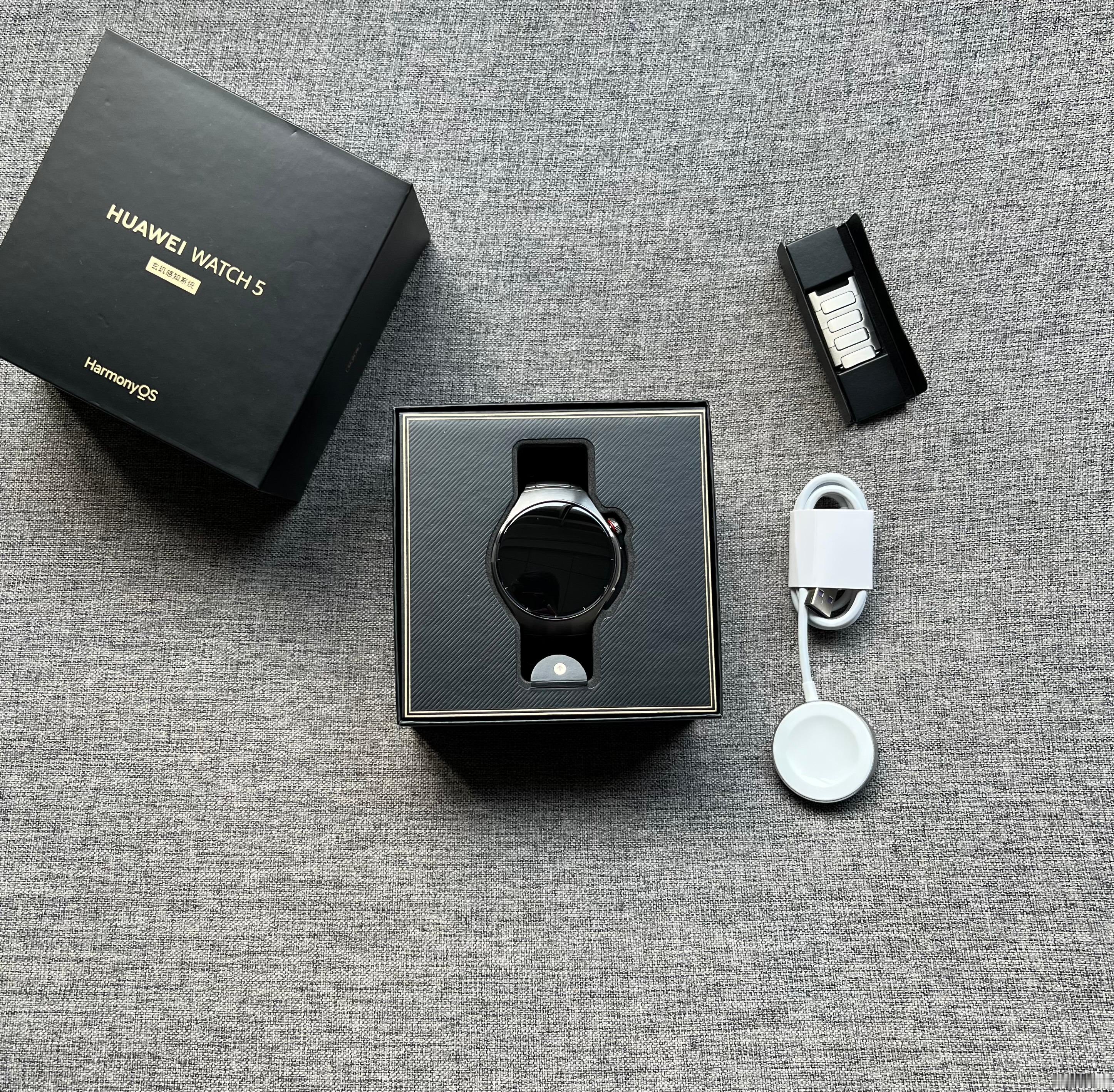 华为WATCH546mm钛金属钛空银，仅使用两天，完美全套，全国联保至2