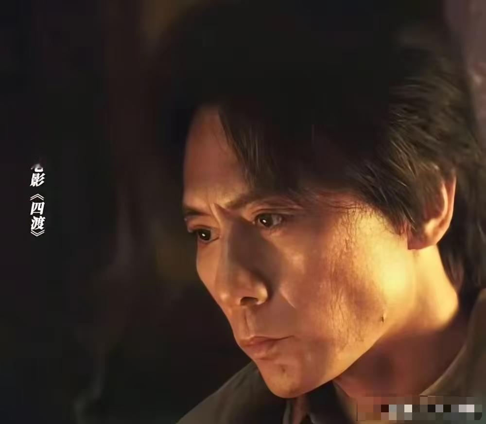 看到刘烨的新造型时，《四渡》中刘烨饰演的主席，比于和伟演的好多了，毫不违和。