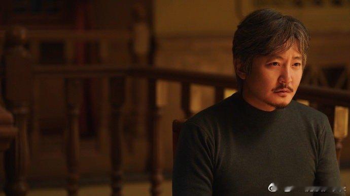 郭京飞新剧创业失败买股全对他这种干啥啥不行，点股第一名的设定，简直是当代年轻人