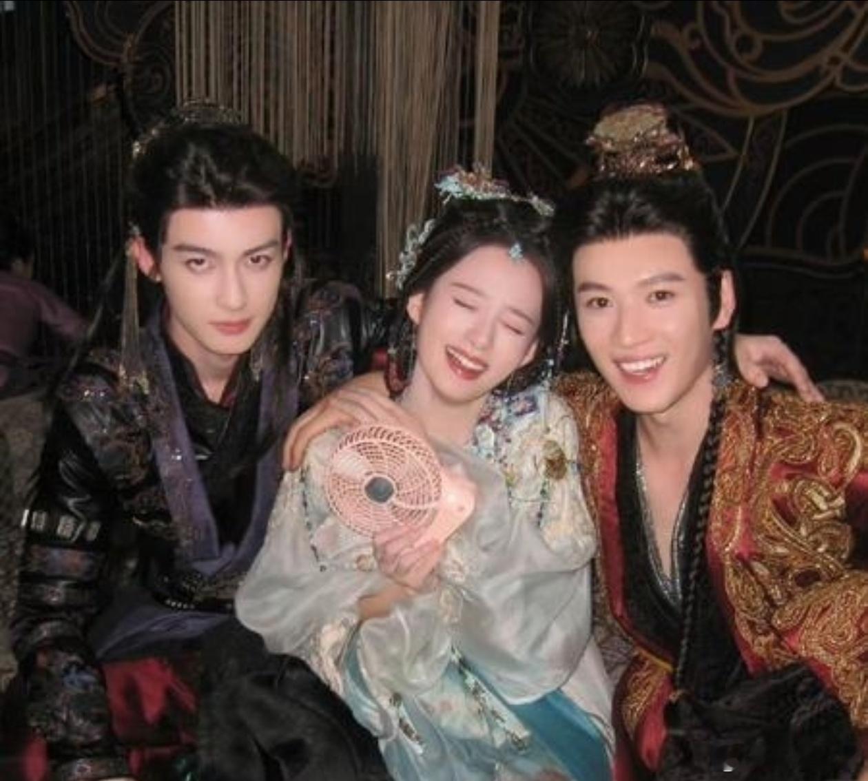 《一笑随歌》真得感谢秦天宇的演技，秦天宇饰演的夏静炎，这个角色是个疯批，还好人妻