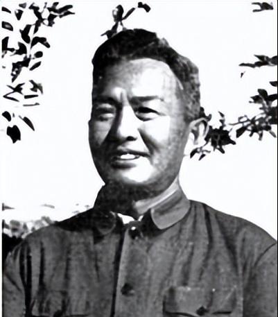 陈昌浩在西路军失败后回到延安，把失利原因全都揽到自己身上，写下了深刻的检讨。但党