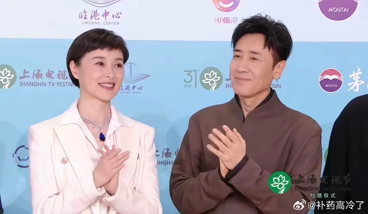 恭喜于和伟获奖！在《人物》采访里他讲过：“我不太会混圈子，也不喜欢频繁社交。演员