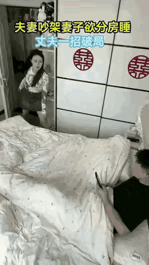 小哥哥一点都不慌，对于小姐姐的一切，拿捏的稳稳的。