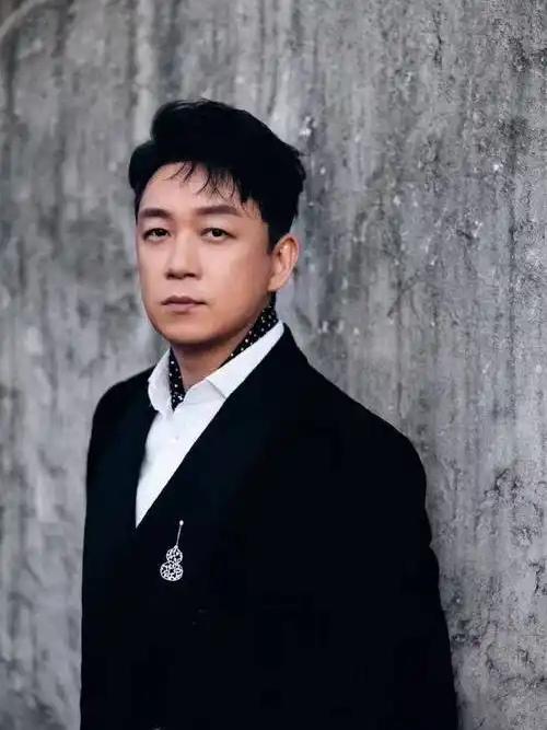 潘粤明公开感谢董洁，一句话让人破防，这才是男人该有的格局潘粤明和董洁，离婚1