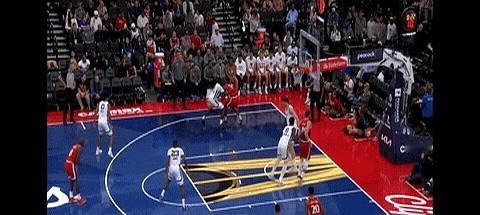 下半场就直接给你拉一快船这球看得人真上火。伦纳德都打成战神了，28分钟砍下3