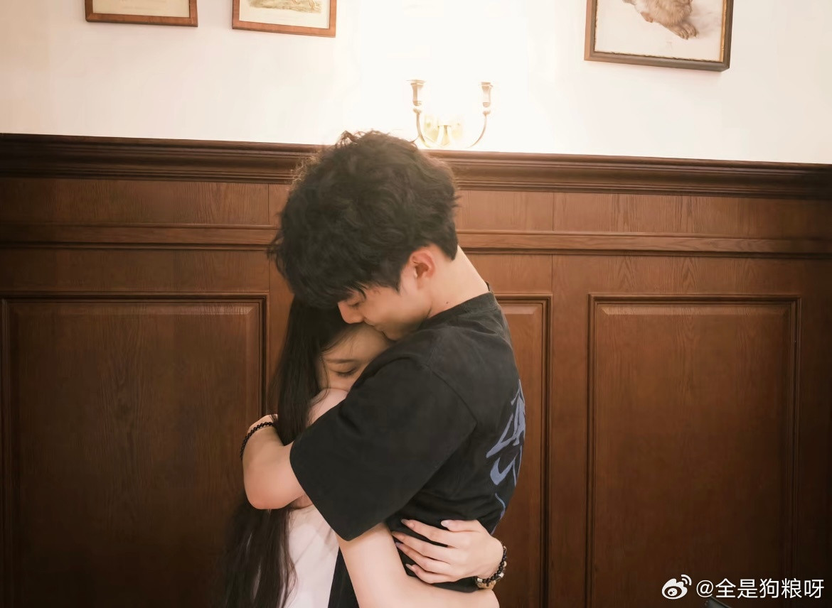 只有你的怀里才能感到满满的安全感​​​
