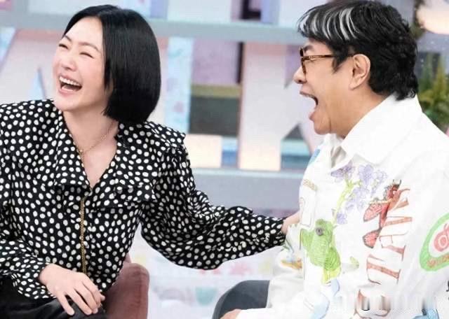 很多人一直疑惑，小S、蔡康永、王伟忠这一圈台湾省娱乐圈的人，为什么始终排斥、打压