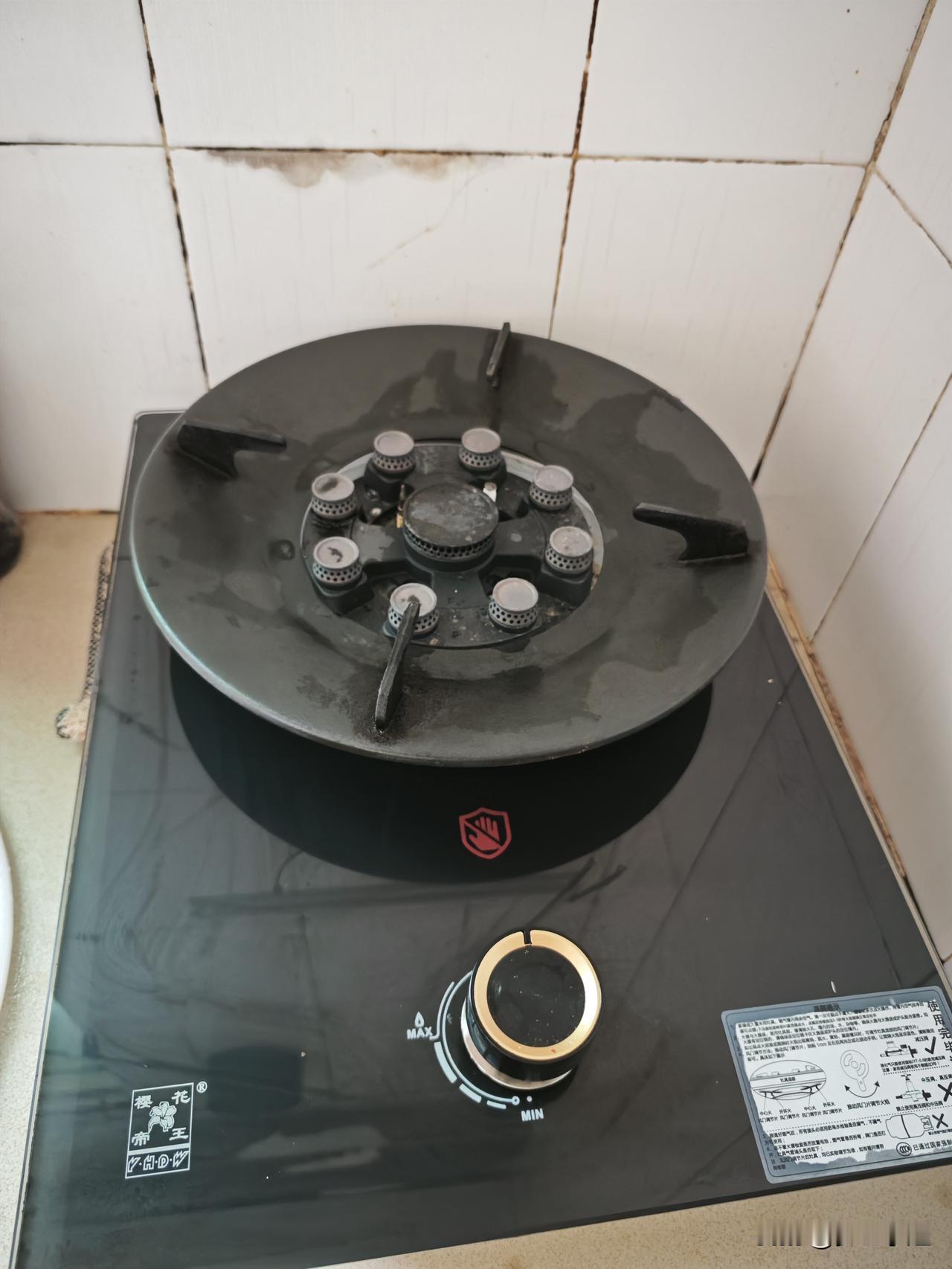 老公叫我用洗衣机洗衣服，我说几件衣服手洗就好了，我一个星期用两次洗衣机洗衣服，其