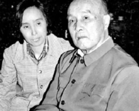 1973年，胡风准备去医院前，由于受凉，还没来得及下床，就说“不好了……”，一阵