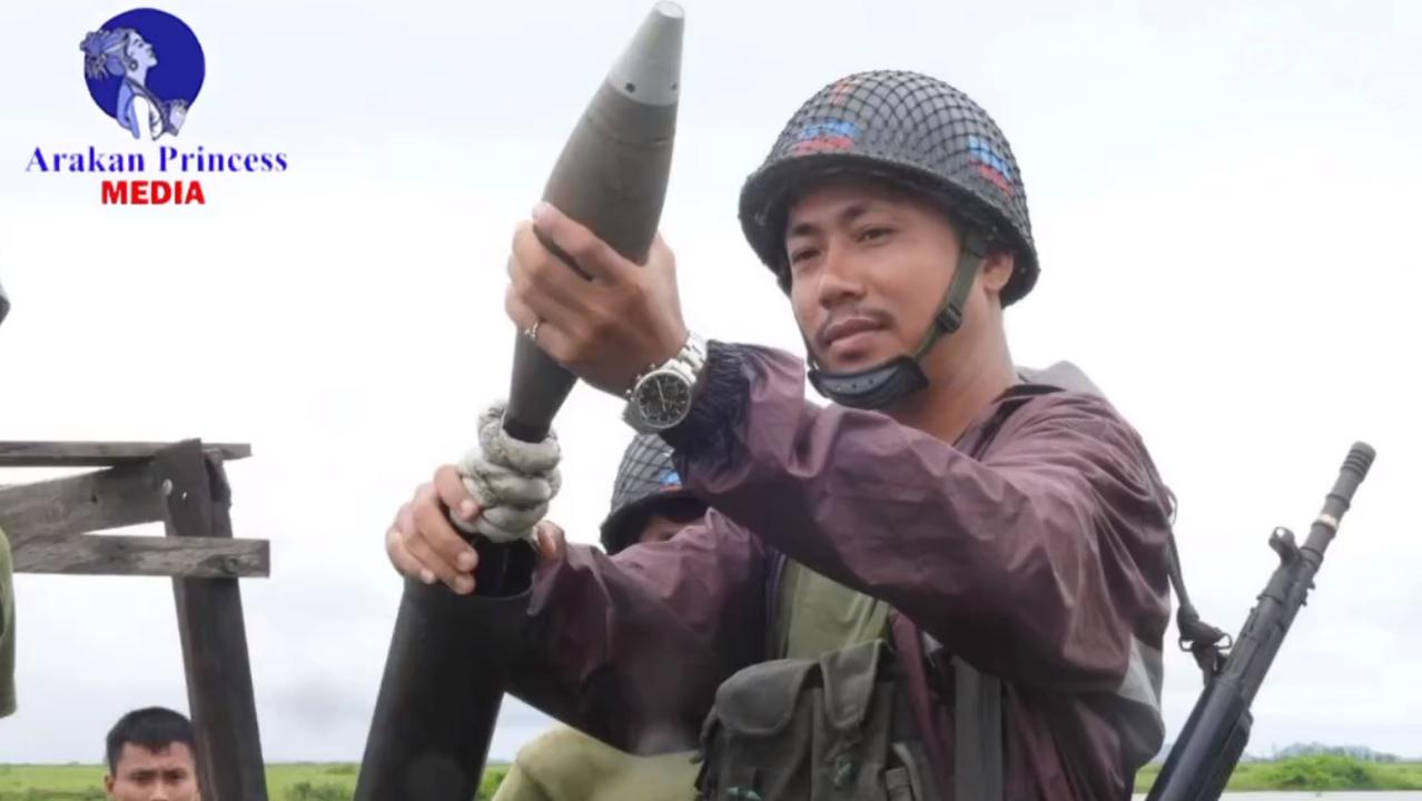 若开军为少校军官举办盛大的葬礼！若开军少校营长塔米亚，在实兑镇前线遭到缅军的