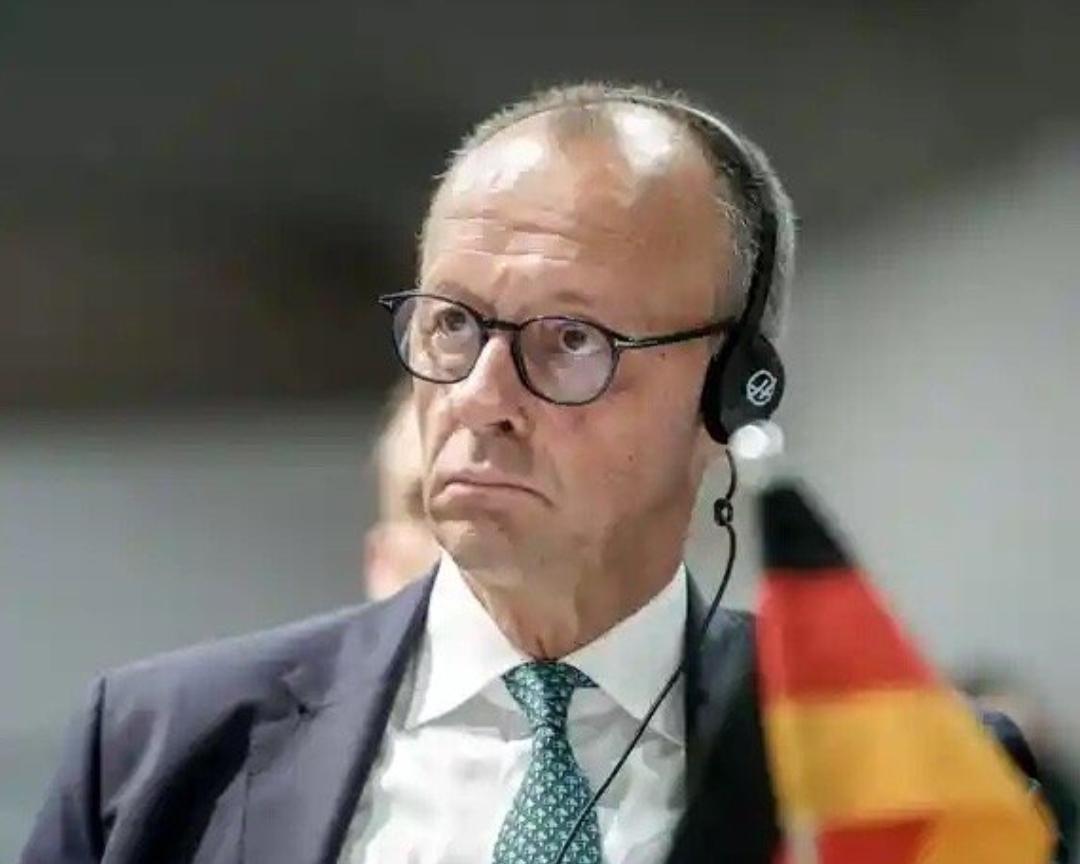 “这是我今天发泄情绪的方式，但外交应保持冷静！” 11月初，默茨刚刚从巴西贝