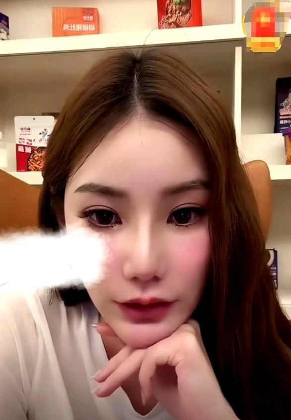 我有强烈的预感。汪小菲可能自己都没意识到，马筱梅照顾他家孩子有多上心。