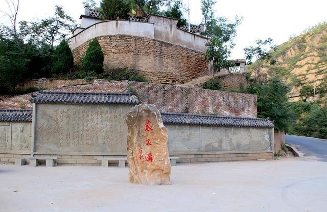 一个几百人的村庄，怎么能走出来5个正部级，8个副部级，上百个县处级干部？这个村庄