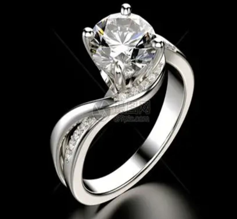 169元和1.8万元摆在一起，钻戒这门生意真的变天了。看到这价格，扎心不？169