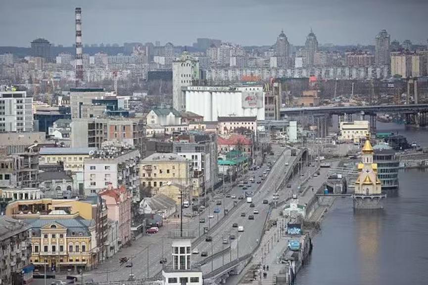 美国、北约、俄罗斯都在告诉乌克兰同一个事实，乌军如果不撤出顿巴斯，一切都是枉然。