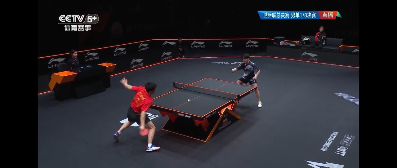 16-14险胜安宰贤后，向鹏把“不稳”的标签撕得粉碎！第三局的球台都在震——1