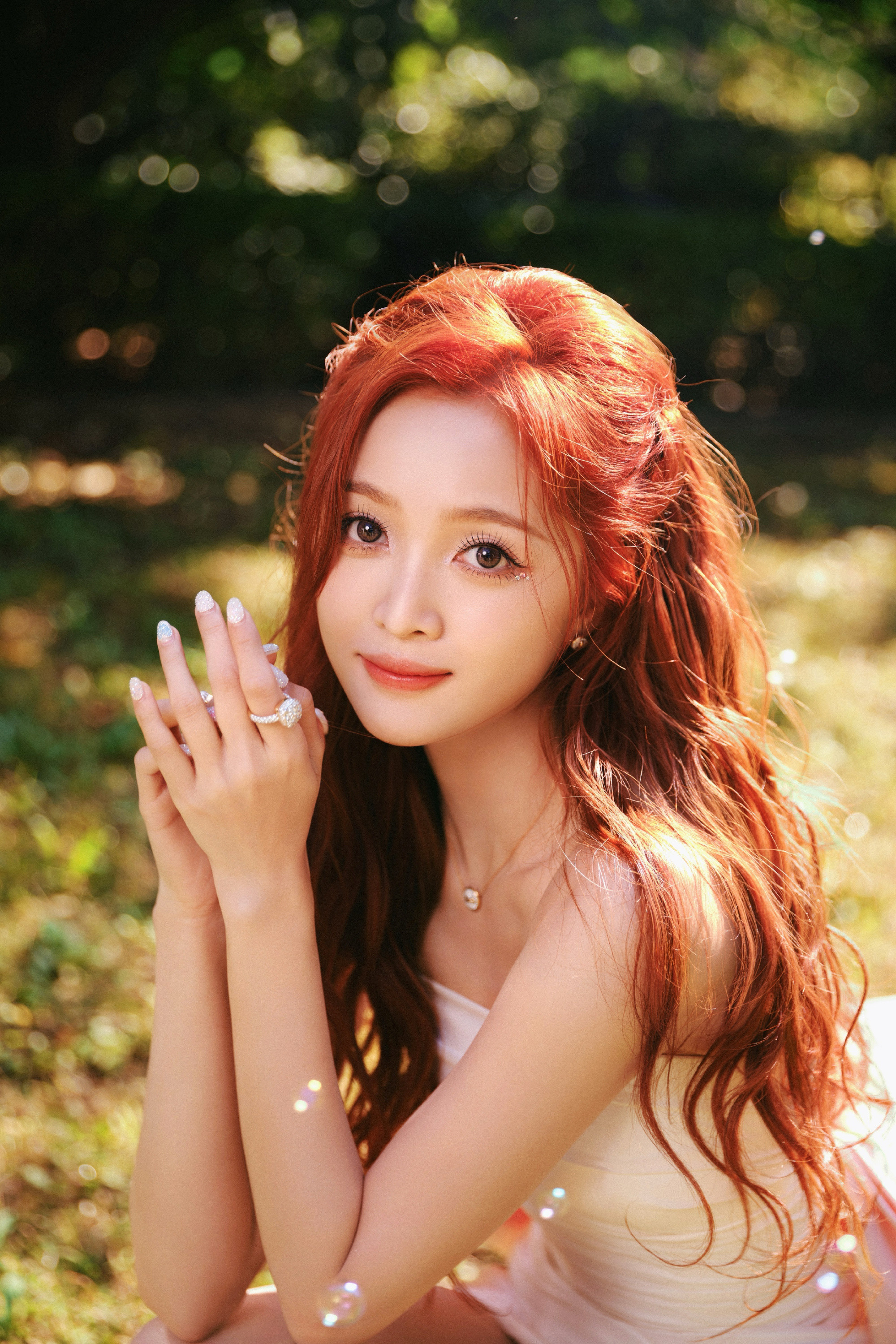 吴宣仪，金发白裙，继续舞台闪耀吧