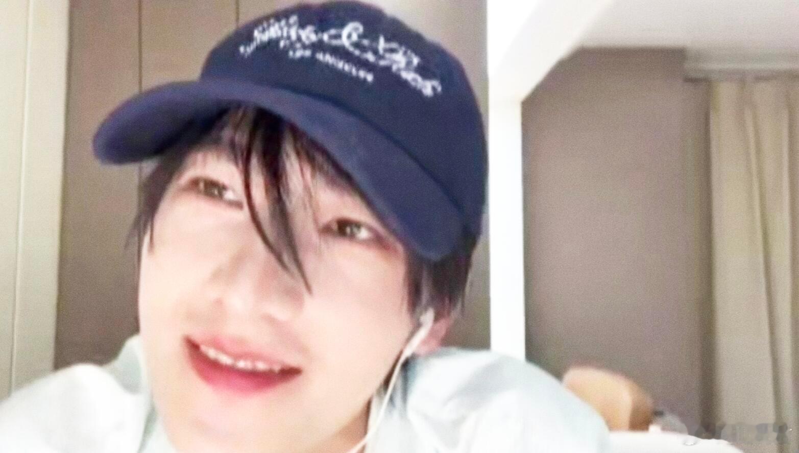 杨洋你闹够了没谁懂啊，看个直播硬生生看出偶像剧的错觉！前脚还在“好好长大”劝我
