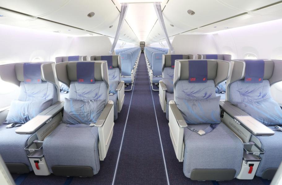 刚坐完C919，说句掏心窝子的实话：它和波音737的差距，根本不是大多数人