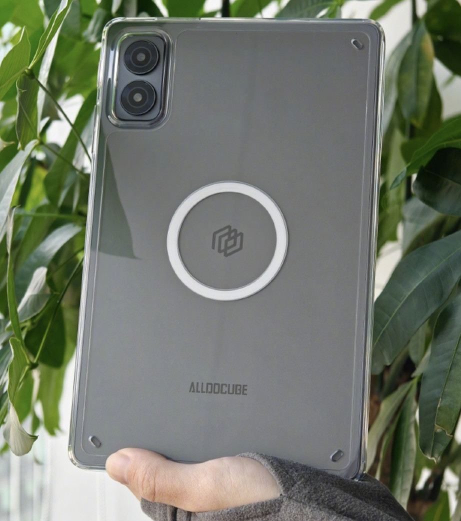 感觉LCD党可以另辟蹊径，酷比魔方的mini4Ultra采用8.8英寸2.5