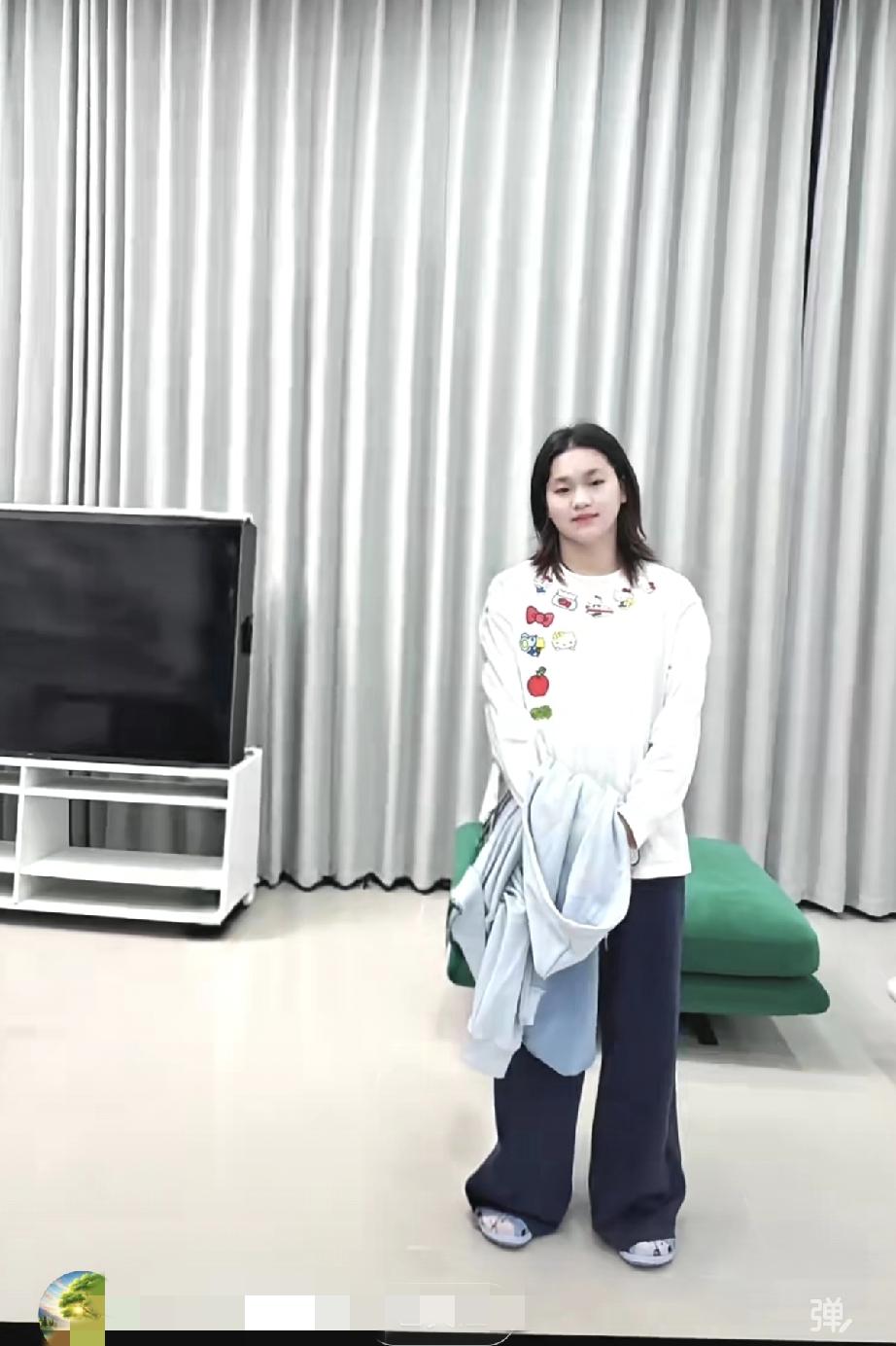 全红婵代言完万家乐后无修图曝光，个子长高了，确实胖了，没有运动员气息!近日，