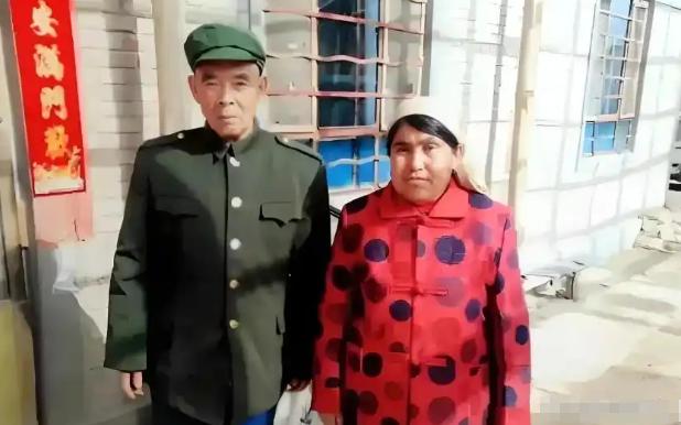1959年，新疆一位17岁维吾尔族姑娘执意要和39岁汉族老兵登记结婚。成婚当日，