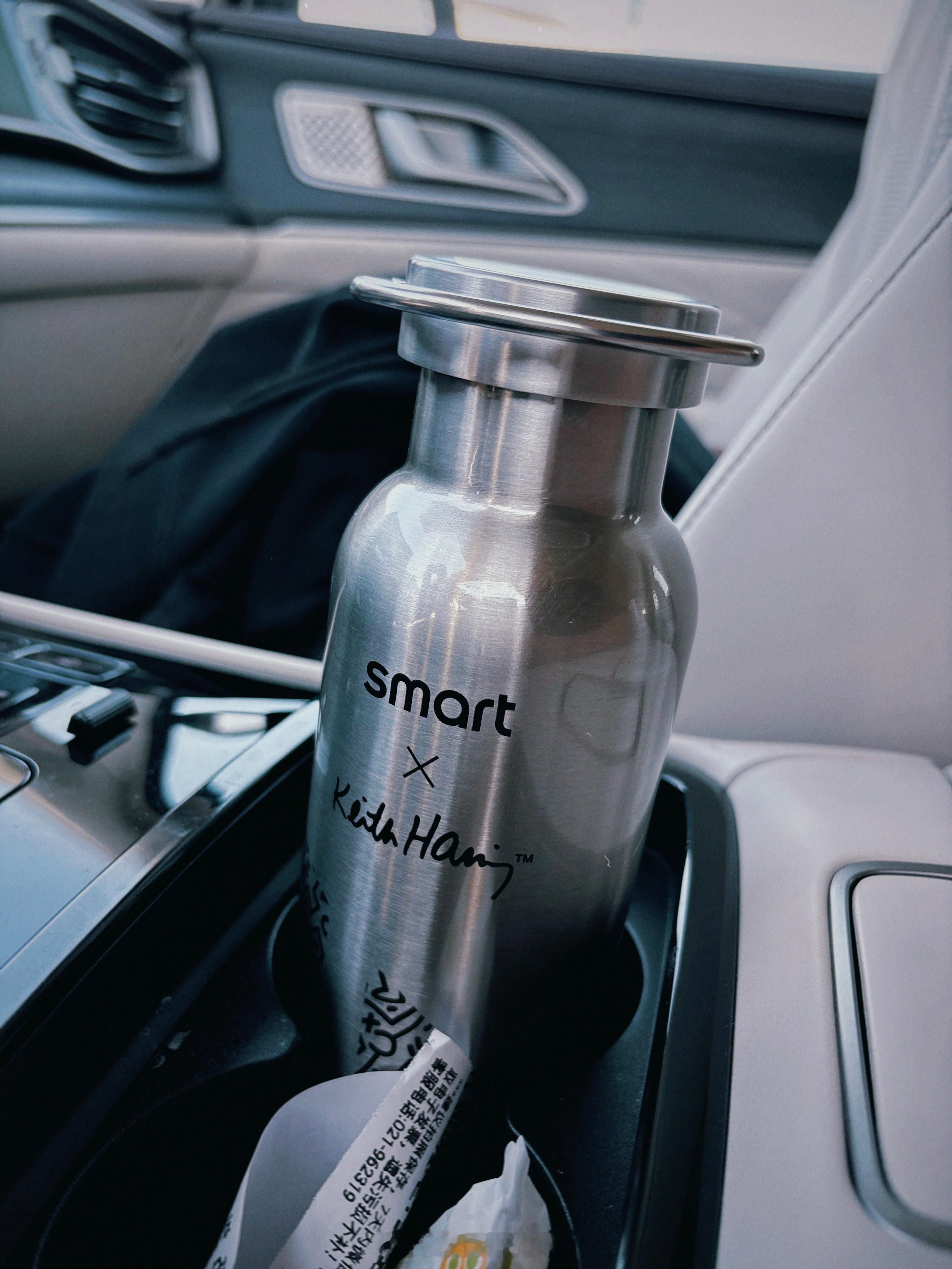 这杯子放在车上刚刚好