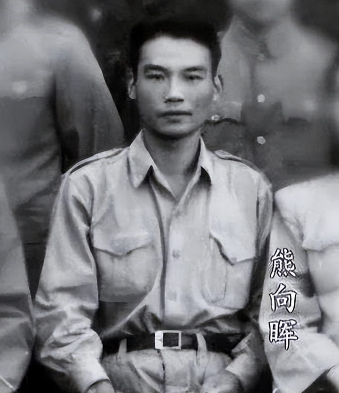 1949年张治中赴北平谈判期间，周总理在中南海特意设宴招待，席间张治中意外瞥见胡