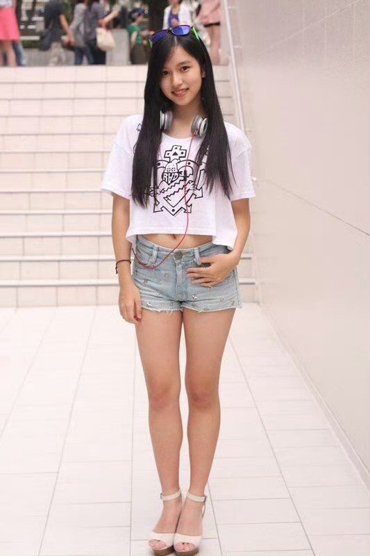 【名井南】16岁纯素人时因为太出挑被摄影师抓住街拍的小Sharonmisam