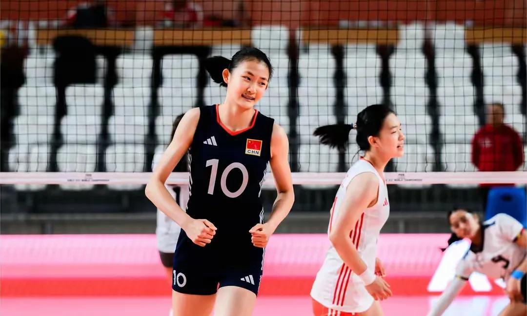 2025年新一届中国女排集训名单最初公布时仅有19人，后续又补报5名球员。值得注