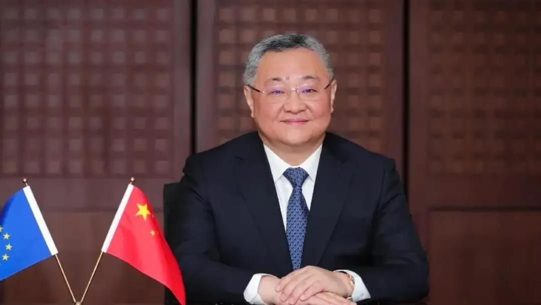 纽约联合国总部安理会会议厅的中国代表傅聪驳斥美日说，“你美国连《联合国海洋法公约