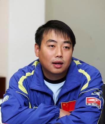 刘国梁是真走了，走得干干净净，连WTT董事会主席都辞了。可国乒现在扛旗的，一水儿