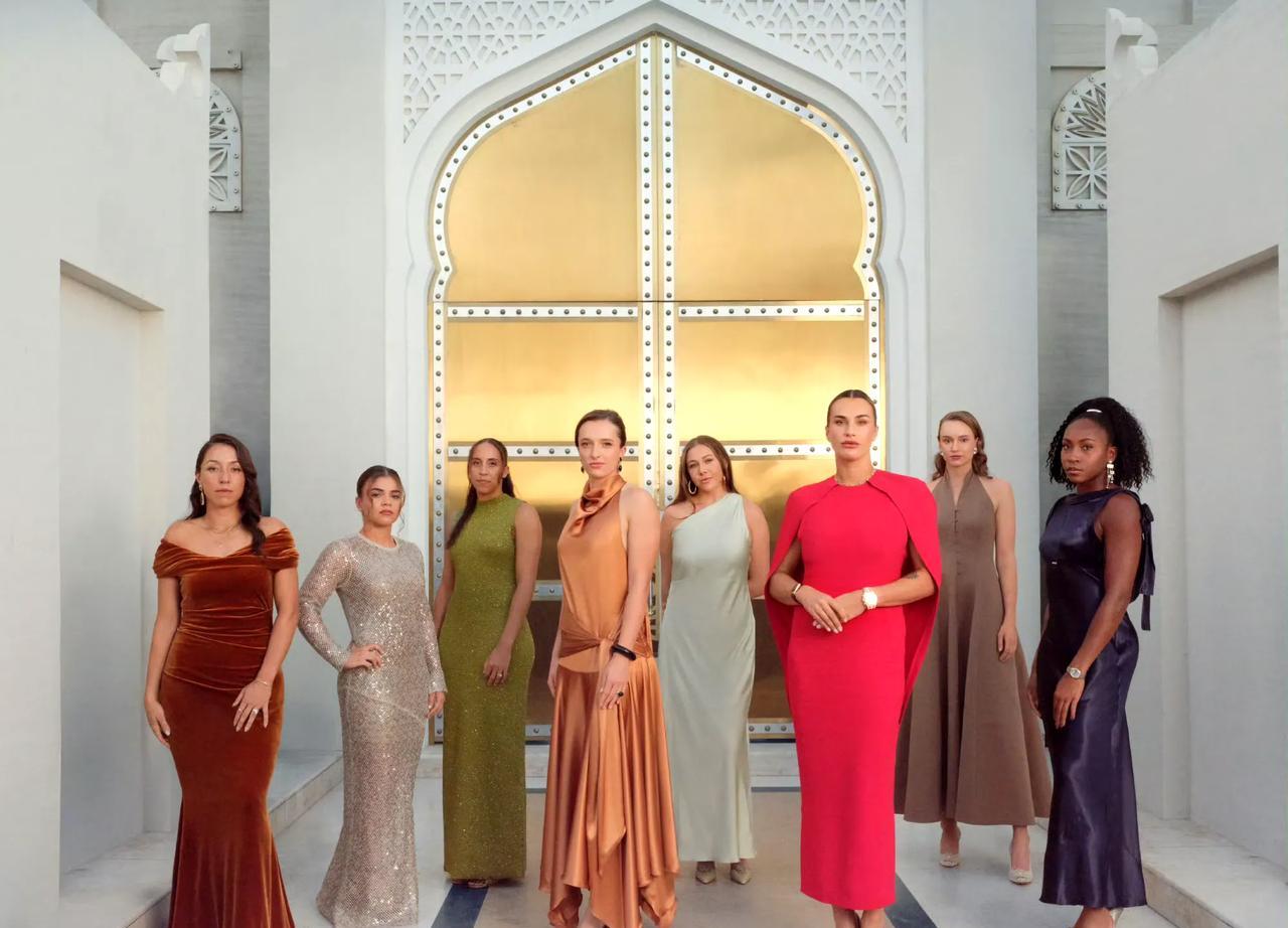 千呼万唤的年终八美图终于出炉！不得不说，论气场还得是c位的萨巴伦卡，一身红裙很