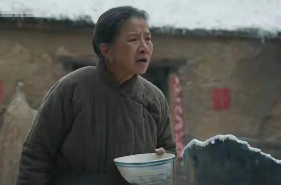 追剧《生万物》，大家的注意力都是在倪大红扮演的“渣爹”、林永健扮演的“抠门公公”