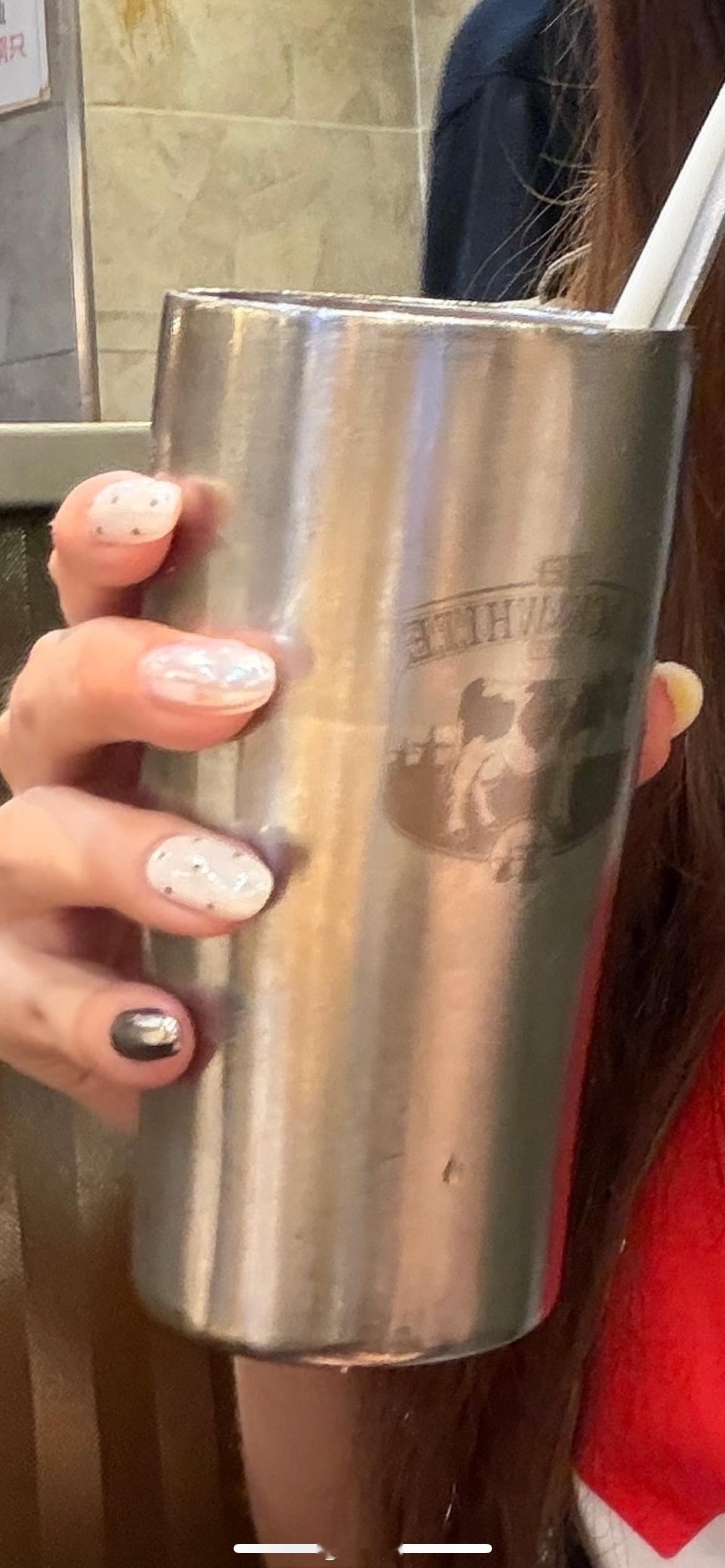这个杯子很眼熟，我又想去香港了！​​​