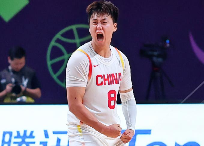 周琦：这CBA玩出了NBA休赛期的感觉？？？赵睿：比NBA还刺激吧？不用球员等