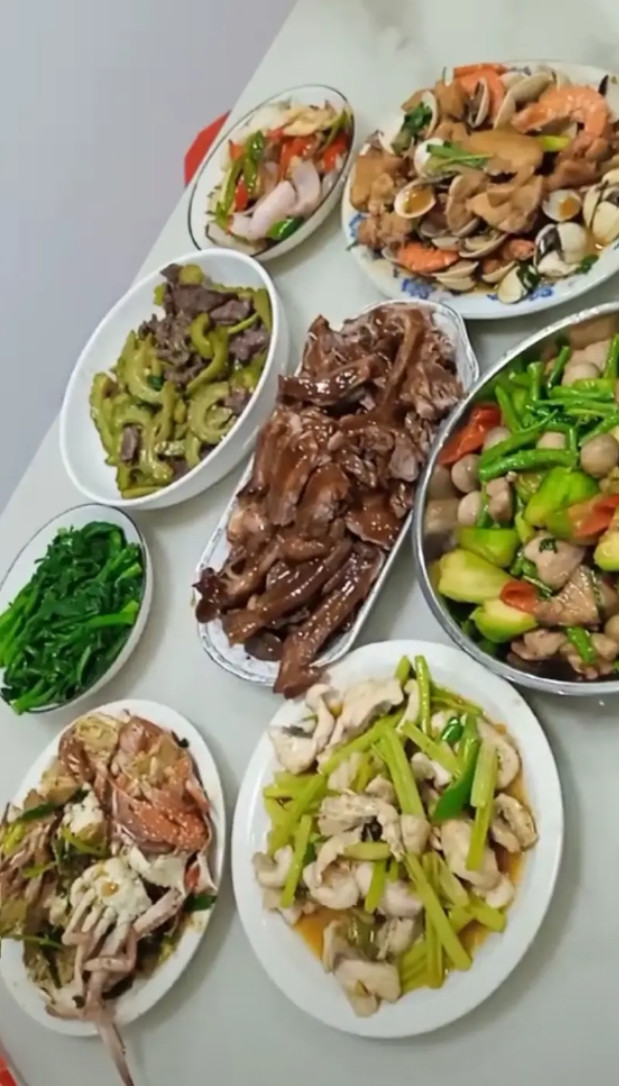 几兄妹聚餐，我做了几个菜，大家猜下用了多少钱？