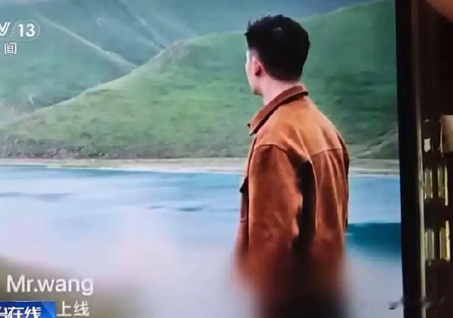 上海，一男子看上了邻居女子，以询问是否漏水为由添加了好友，自此之后男子就甜言蜜语